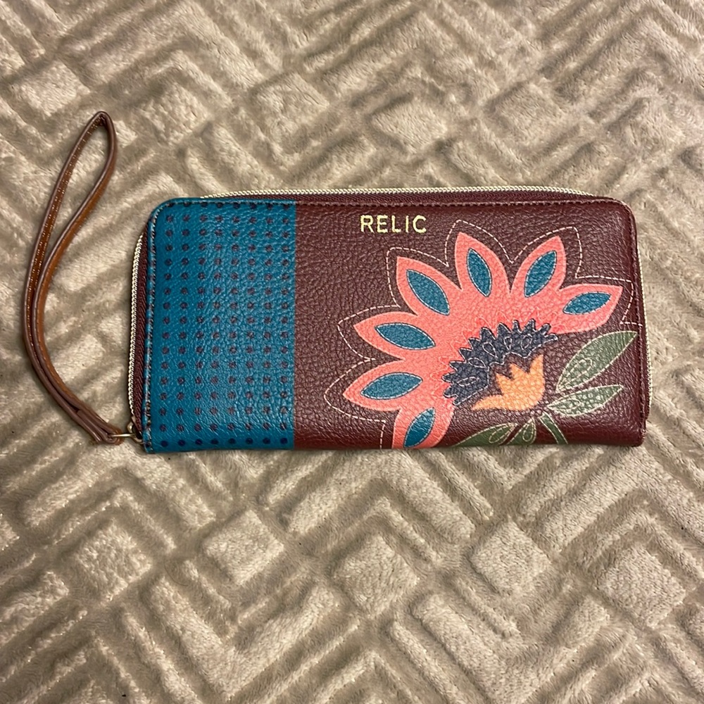 Wristlet by Relic